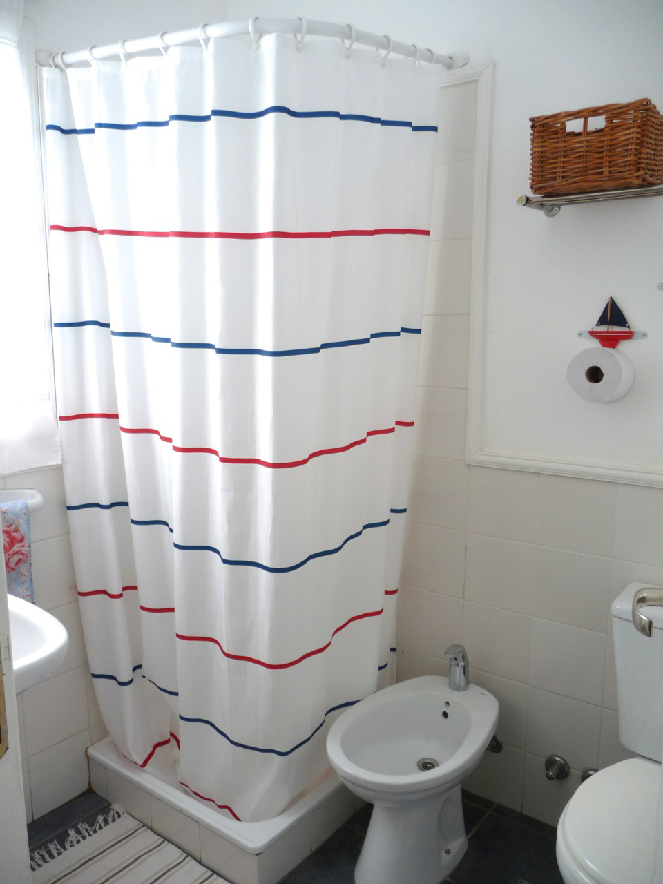 La Paz 122- baño abajo